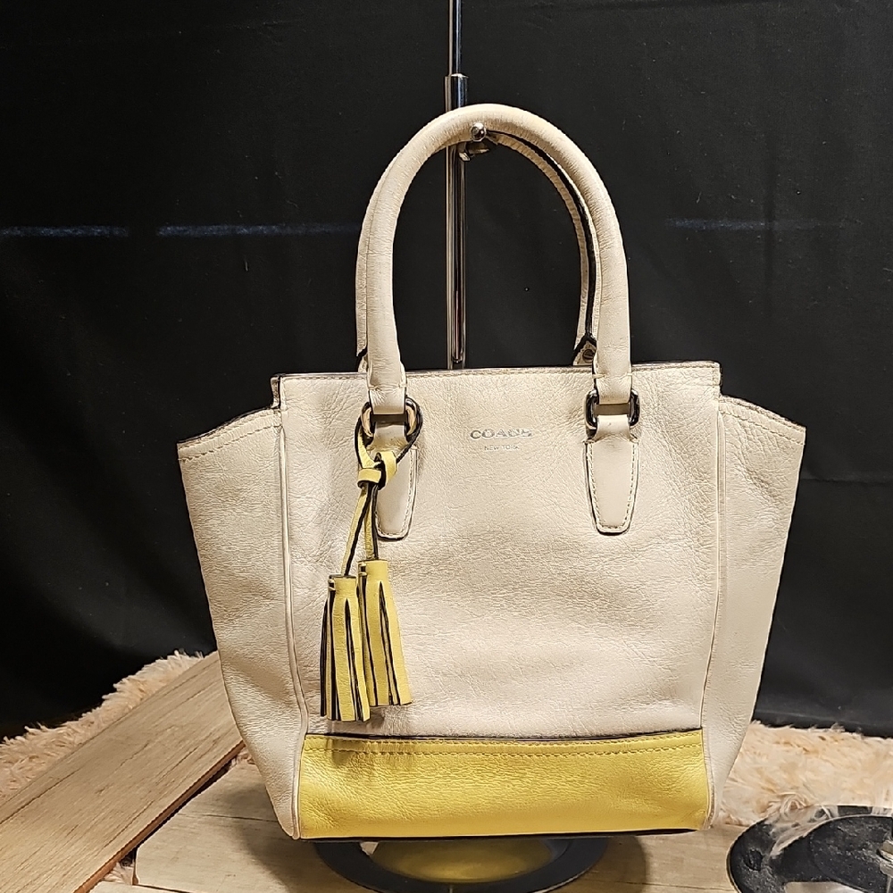 Coach Women's Tote in Cream and Yellow